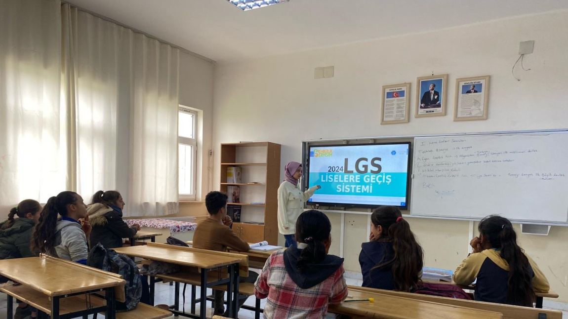 Bigep Kapsamında 8. sınıf öğrencilerimize Lgs sınavı hakkında bilgilendirme çalışması yapılmıştır.